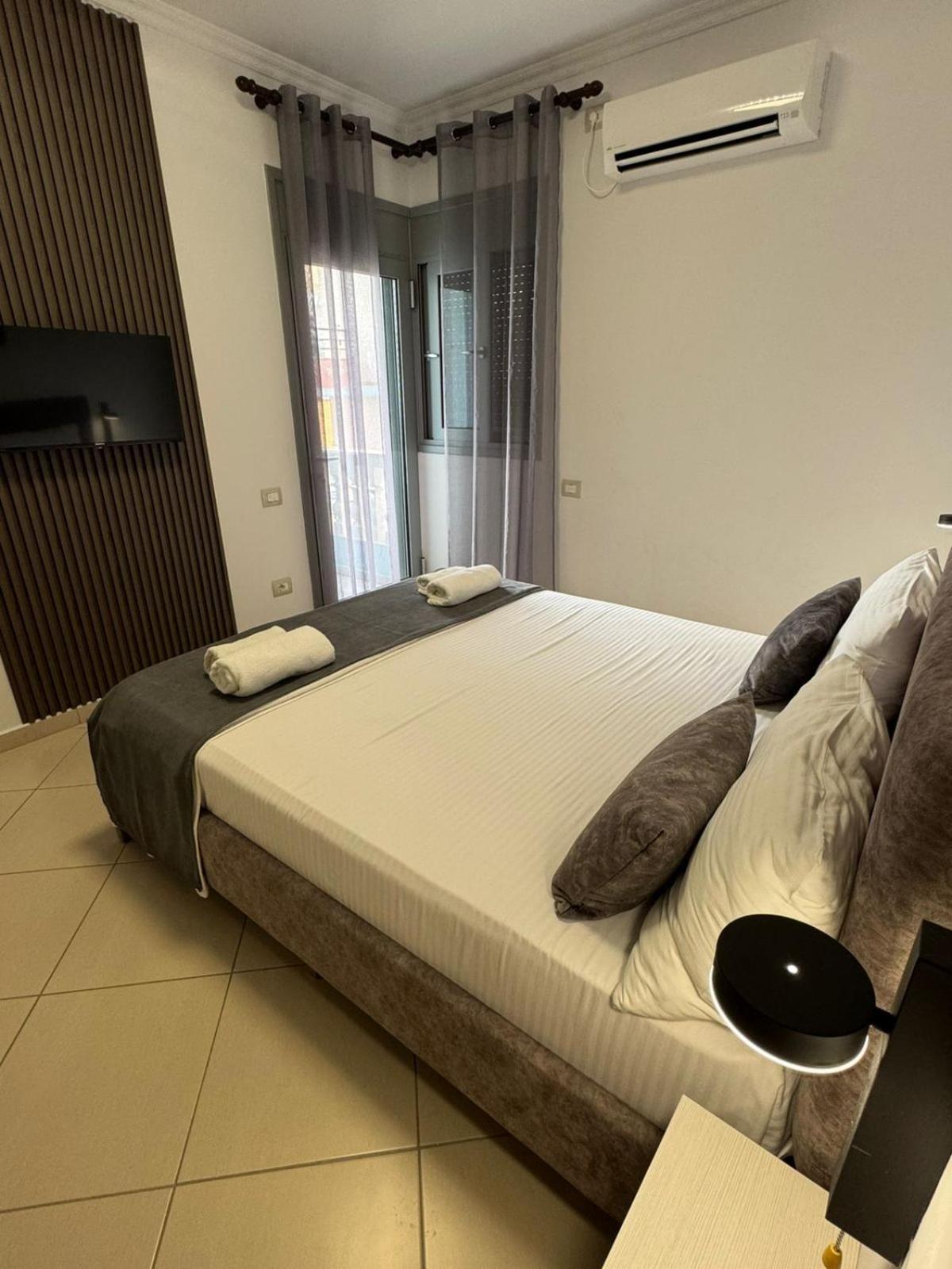 Hotel Abedini Sarandë Eksteriør billede