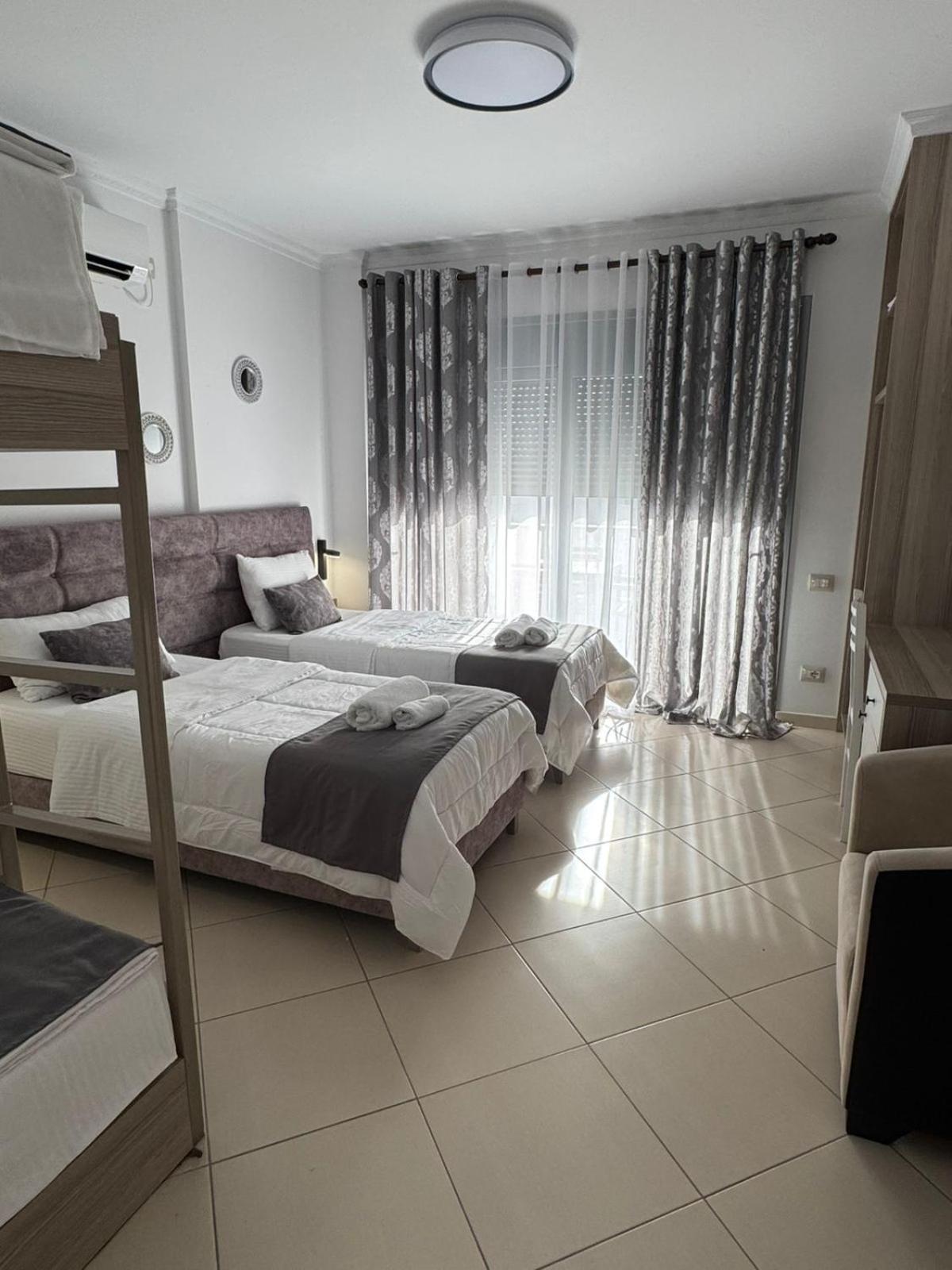 Hotel Abedini Sarandë Eksteriør billede