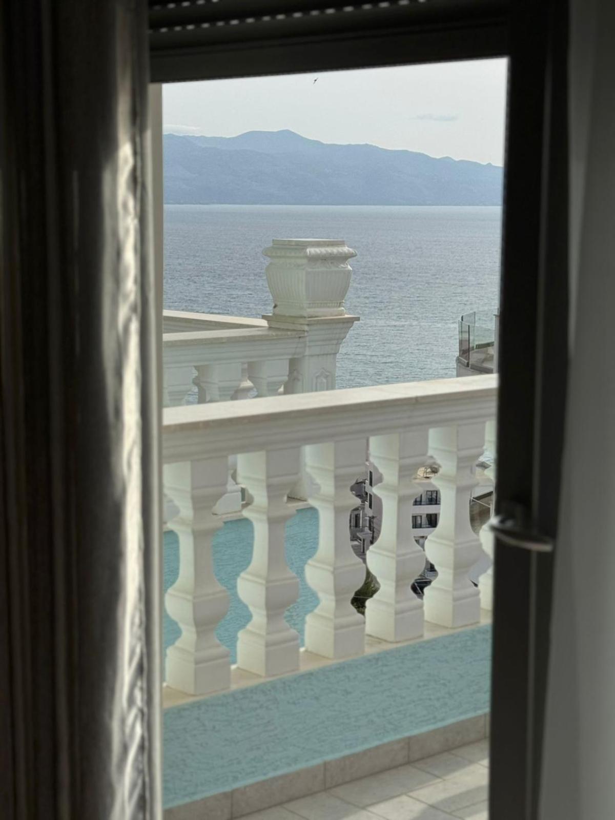 Hotel Abedini Sarandë Eksteriør billede