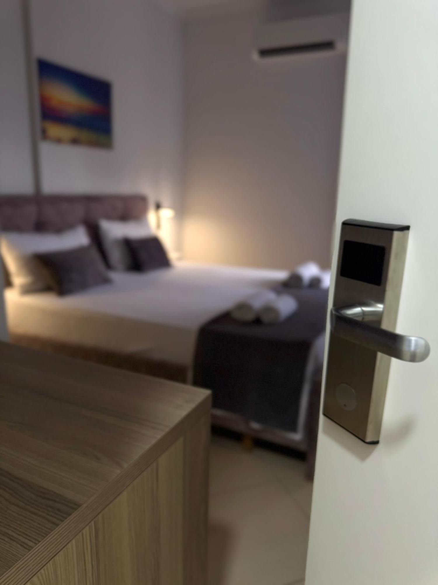Hotel Abedini Sarandë Eksteriør billede