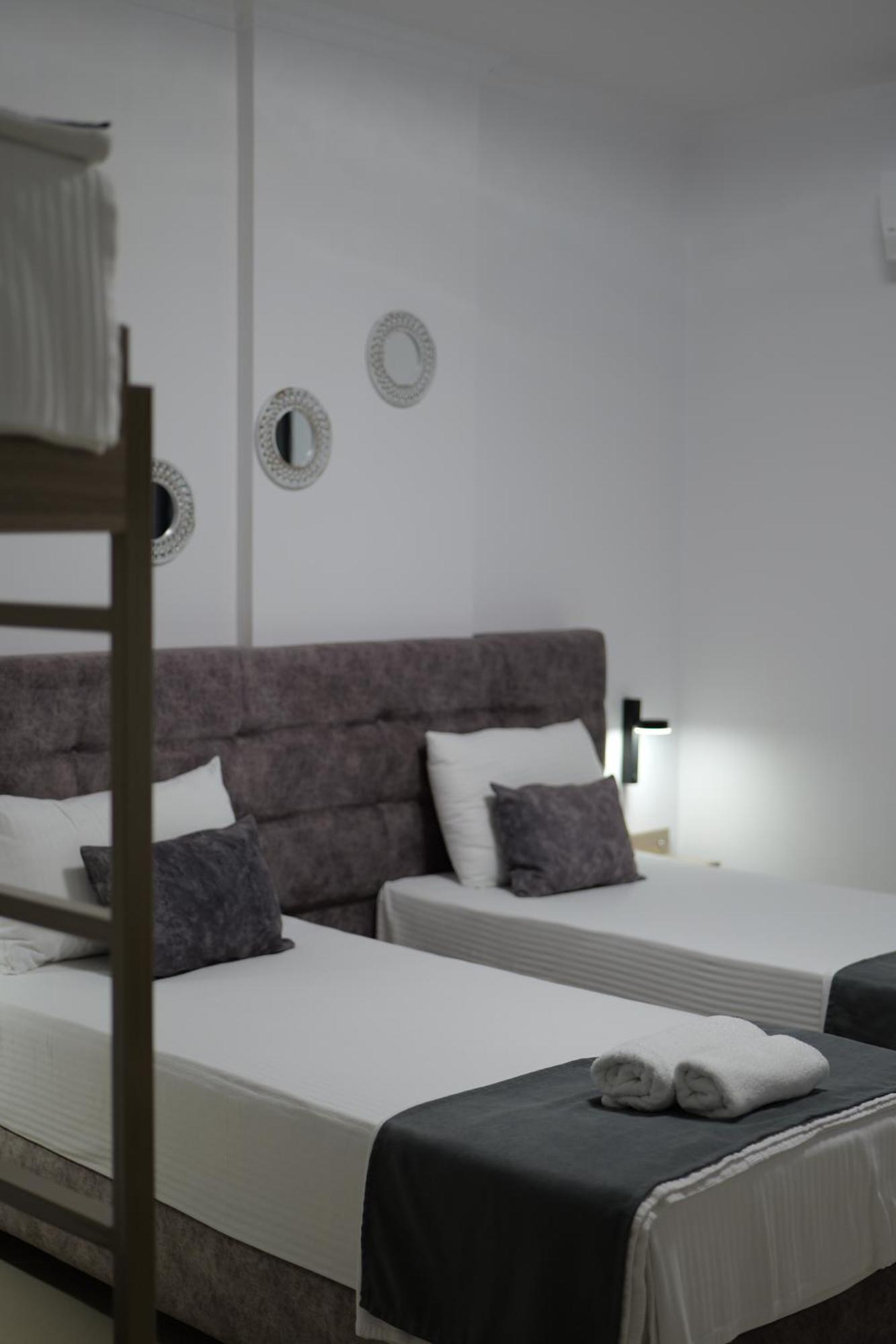 Hotel Abedini Sarandë Eksteriør billede
