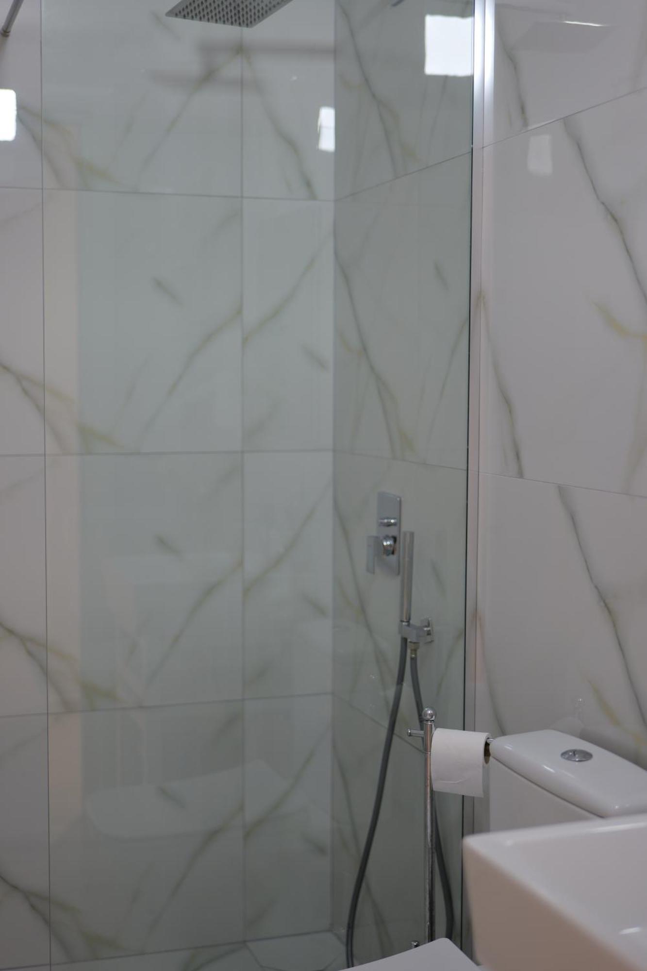 Hotel Abedini Sarandë Eksteriør billede